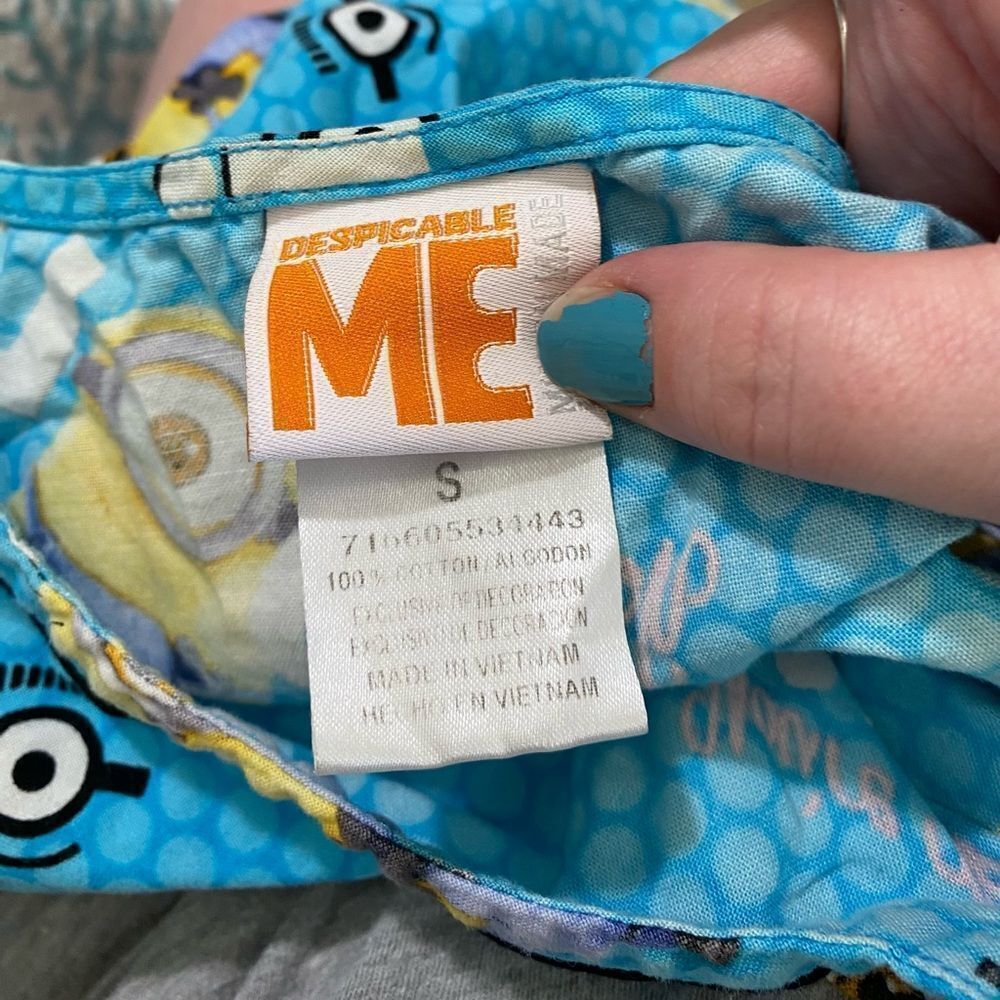 Despicable Me Scrub Top - Picture 2 of 4
